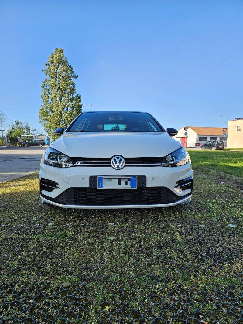 Volkswagen Golf 1.0 TSI 115 CV 5p. Sport BlueMotion Technology  del 2019 usata a Chiaravalle